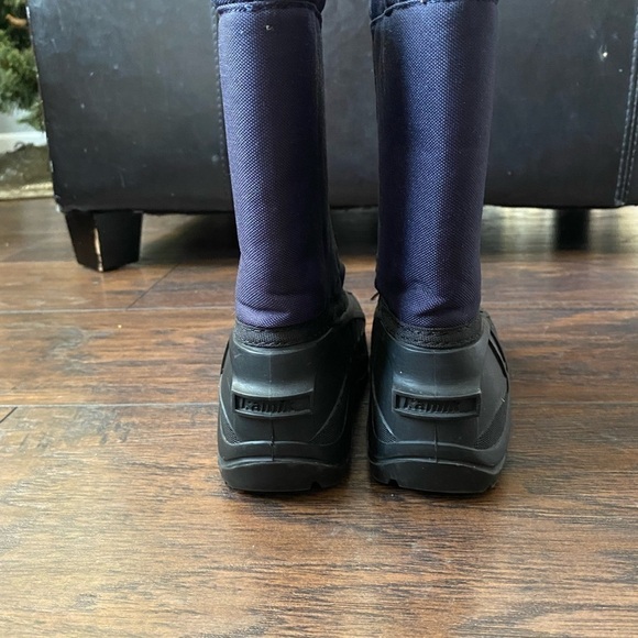 Kamik, Snow Boots, Size 12 - Picture 9 of 13